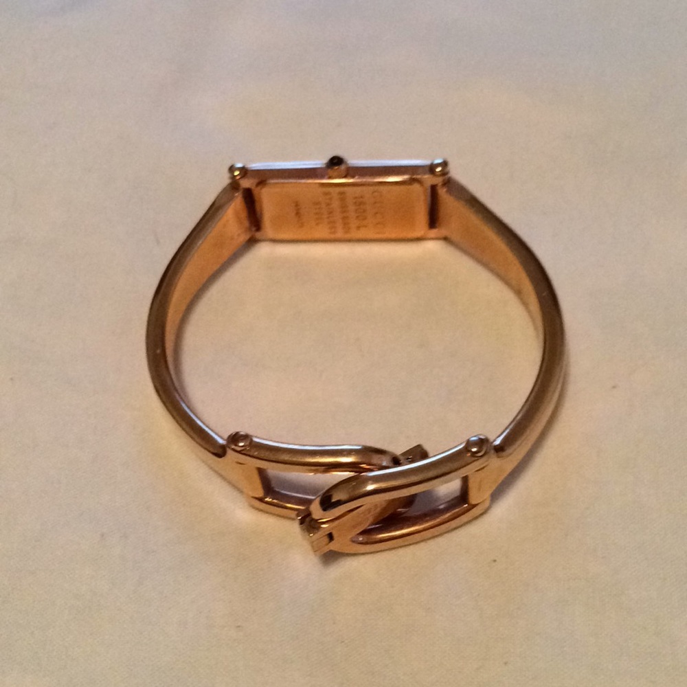 COPY - Gucci watch 1500 L Series